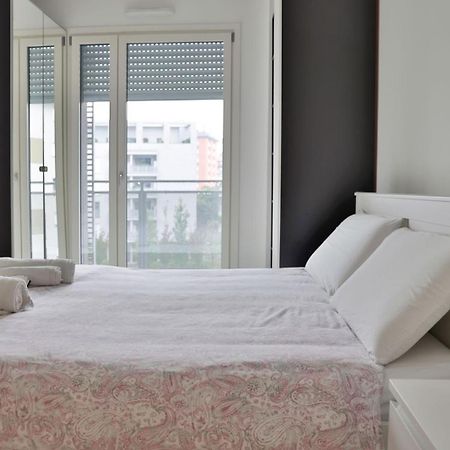 Luxury 3 Bedroom Apartment 100 Mq Next To Rho Fiera And San Siro Milan Bagian luar foto