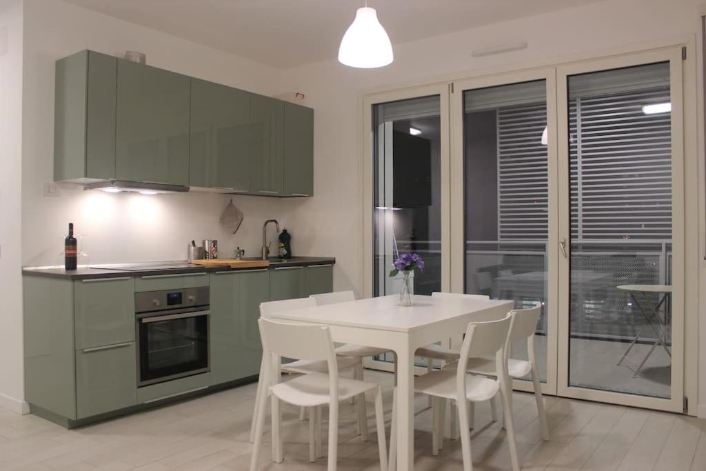 Luxury 3 Bedroom Apartment 100 Mq Next To Rho Fiera And San Siro Milan Bagian luar foto