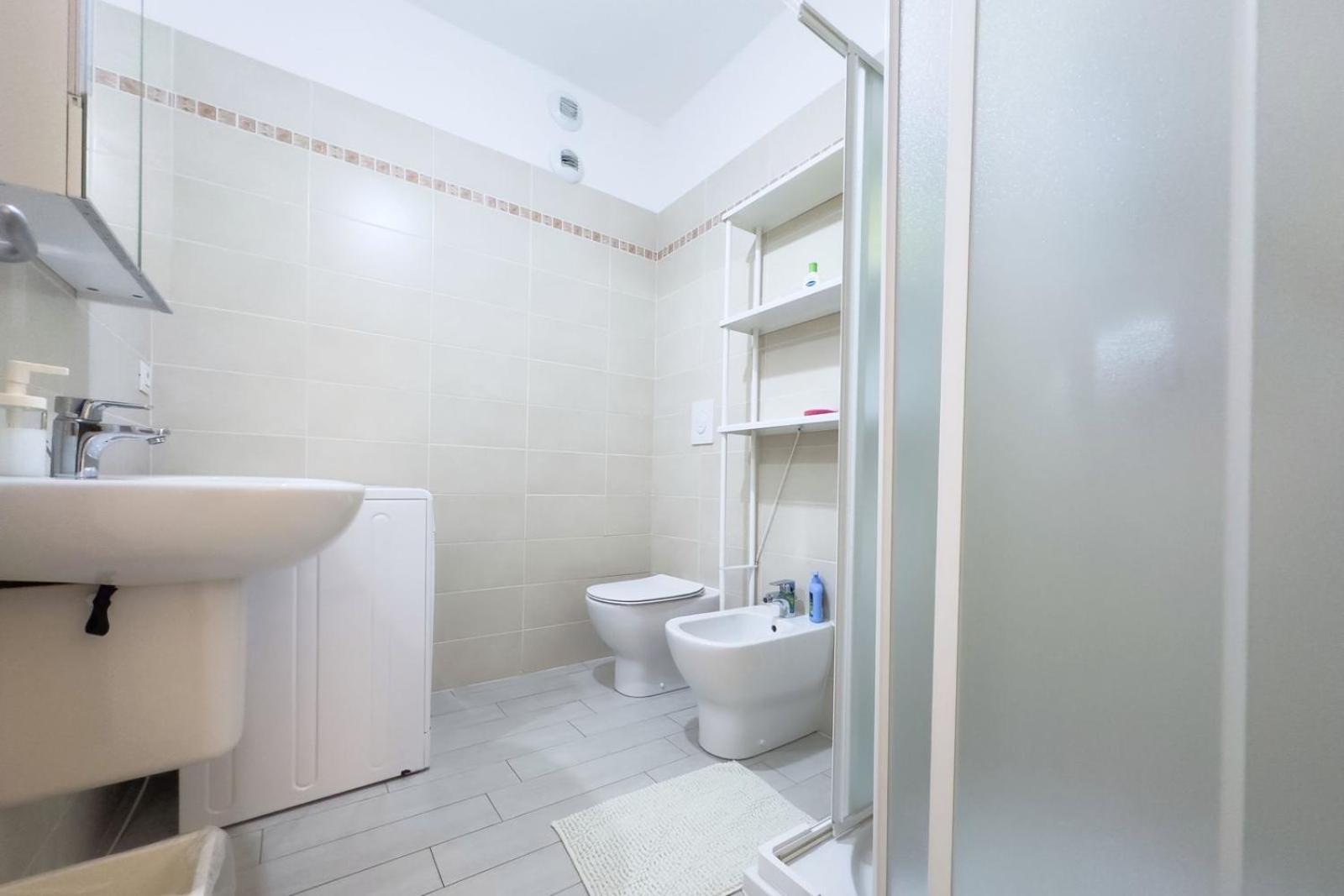 Luxury 3 Bedroom Apartment 100 Mq Next To Rho Fiera And San Siro Milan Bagian luar foto